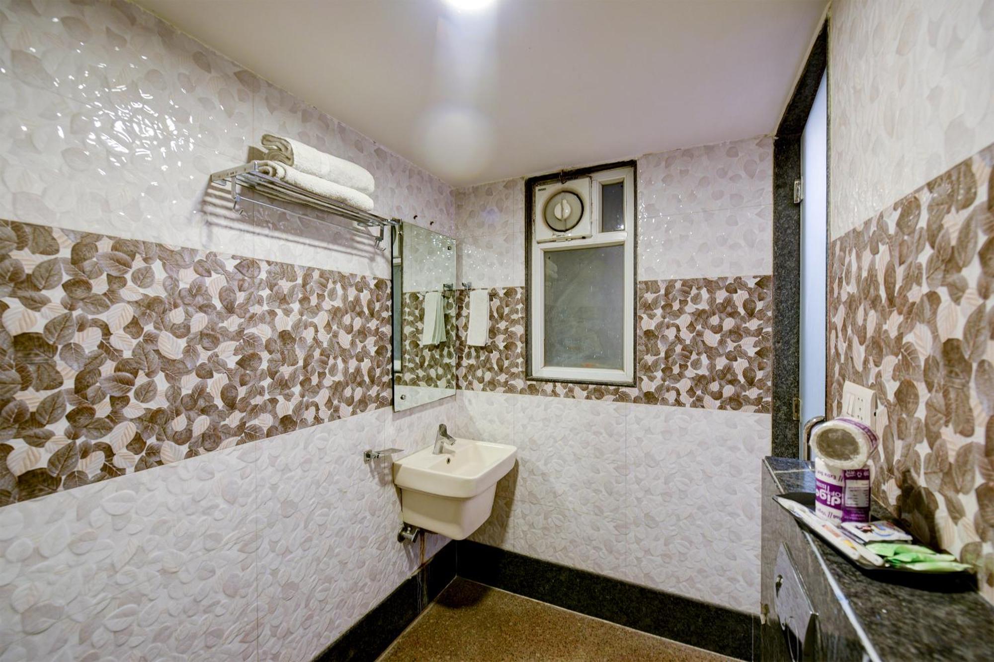 Hotel Sohana Palace Near New Delhi Railway Station And Connaught Place Екстериор снимка