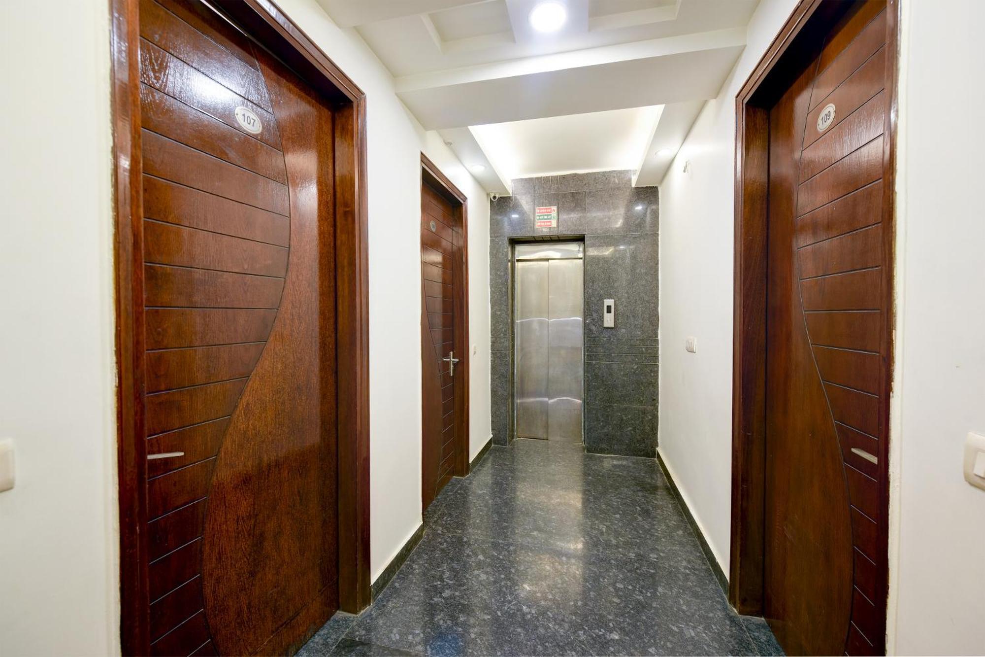 Hotel Sohana Palace Near New Delhi Railway Station And Connaught Place Екстериор снимка